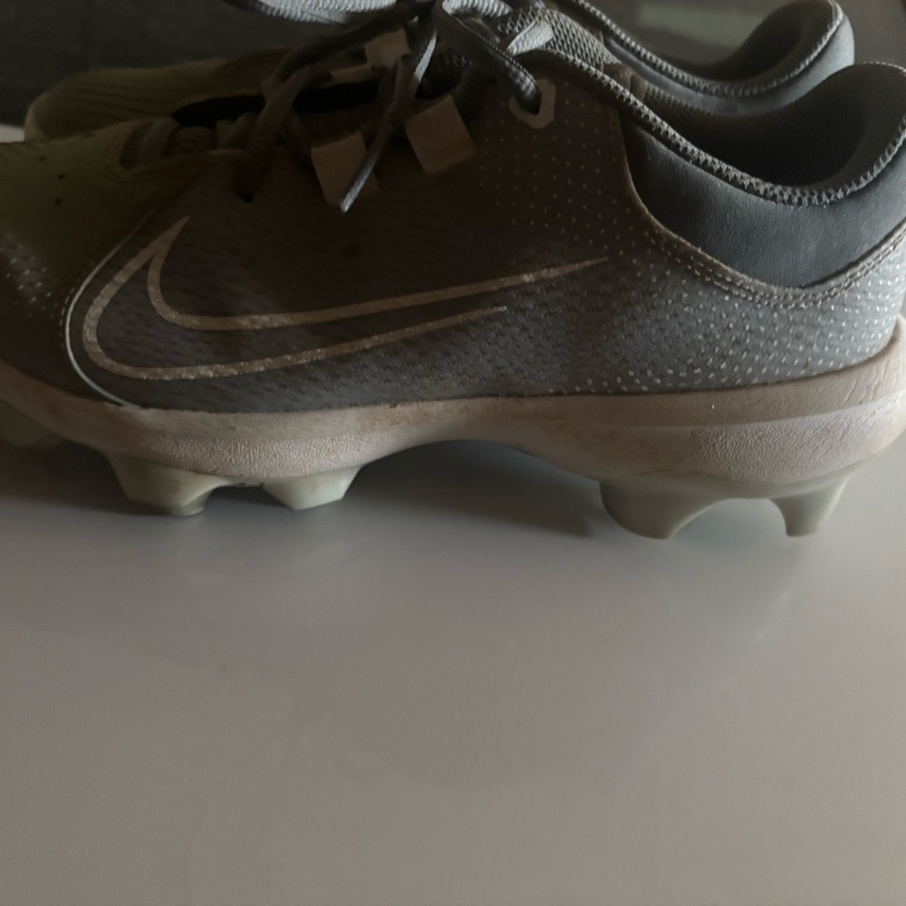 Nike Kids Gray Softball Cleats